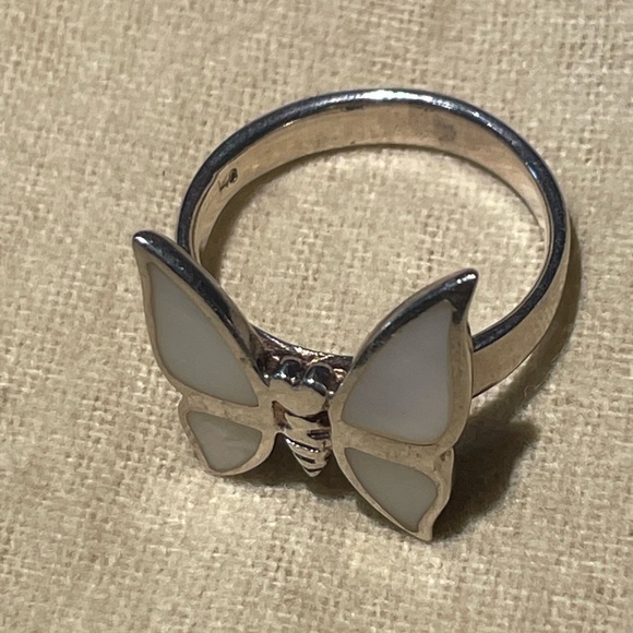 Butterfly Ring - Picture 3 of 6